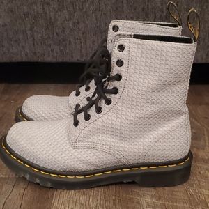 Size 8 Quilted patterned light gray Dr. Martens